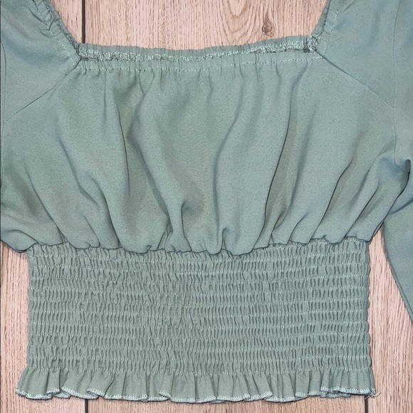 SHEIN Sage Green Long Sleeve Smocked Crop Top - Picture 4 of 9